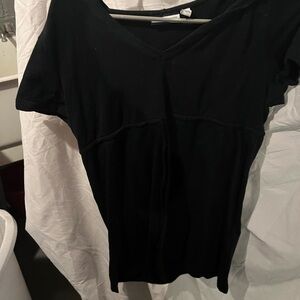 Croft & Barrow Black V-Neck Short Sleeve Top